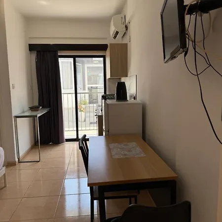 Cozy 1br Flat W Double Bed Rm 8 3* Paphos